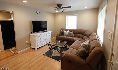 37 Smith Ave, Wanaque Boro, NJ 07420 photo 3
