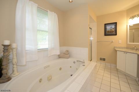 3 Cauley Rd, Wayne, NJ 07470 photo 12