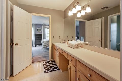 17 Devonshire Ln, Mendham, NJ 07945 photo 18