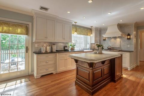 17 Devonshire Ln, Mendham, NJ 07945 photo 5