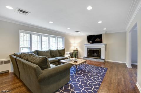 19 Haran Cir, Millburn, NJ 07041 photo 4