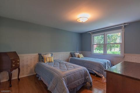 650 Yorktown Pl, Paramus, NJ 07652 photo 20