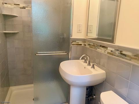 650 Yorktown Pl, Paramus, NJ 07652 photo 15