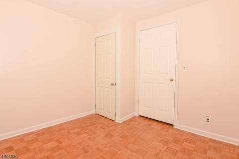 7 Brook St #5, Wanaque Boro, NJ 07420 photo 9