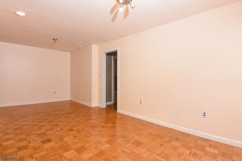 7 Brook St #5, Wanaque Boro, NJ 07420 photo 6