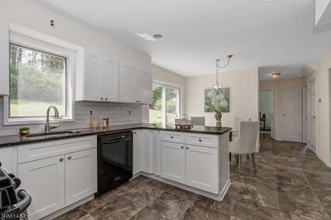 81 Deerfield Rd, Wayne, NJ 07470 photo 9