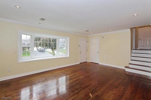 32 Garside Pl, Clark, NJ 07066 photo 4