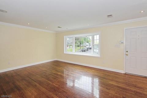 32 Garside Pl, Clark, NJ 07066 photo 5