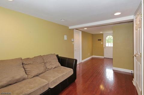 32 Garside Pl, Clark, NJ 07066 photo 14