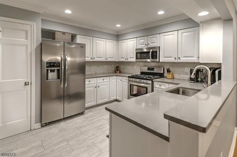 64 N Aberdeen Dr, Mendham, NJ 07945 photo 4