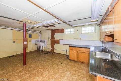 817 Ratzer Rd, Wayne, NJ 07470 photo 14
