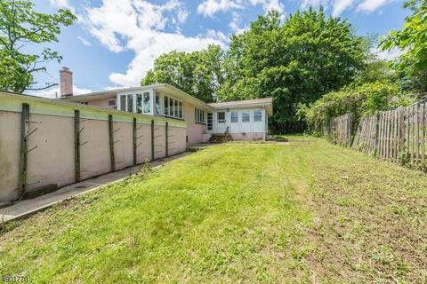 817 Ratzer Rd, Wayne, NJ 07470 photo 3