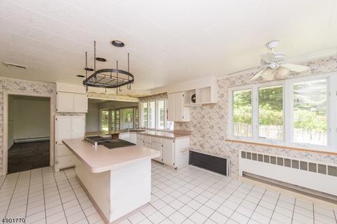 817 Ratzer Rd, Wayne, NJ 07470 photo 12