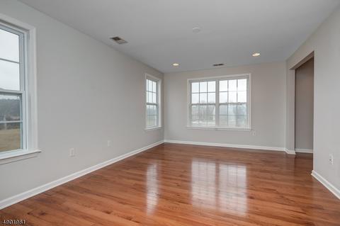 17 Crestview Dr, Clinton, NJ 08809 photo 12