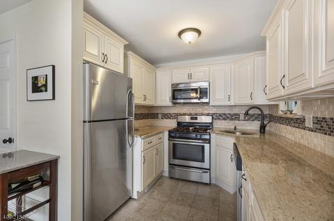 67 Cornell Dr, Clark, NJ 07066 photo 6