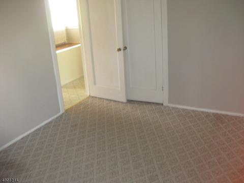 24 Thomas Ter, Wayne, NJ 07470 photo 6