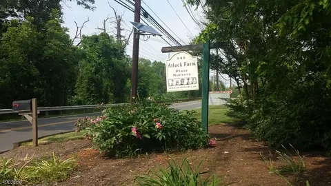 545 Weston Canal Rd, Franklin Twp, NJ 08873