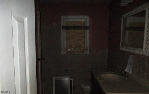686 Warfield Rd, North Plainfield, NJ 07063 photo 7