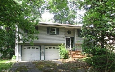686 Warfield Rd, North Plainfield, NJ 07063 photo 1