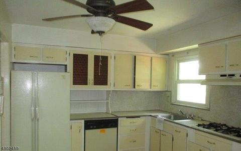 686 Warfield Rd, North Plainfield, NJ 07063 photo 3