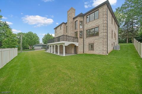 483 Cedar Ln, Paramus, NJ 07652 photo 10