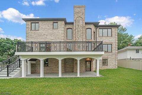 483 Cedar Ln, Paramus, NJ 07652 photo 9