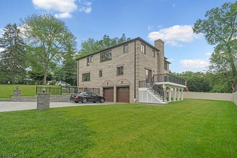 483 Cedar Ln, Paramus, NJ 07652 photo 8