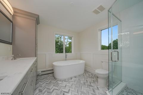 483 Cedar Ln, Paramus, NJ 07652 photo 19