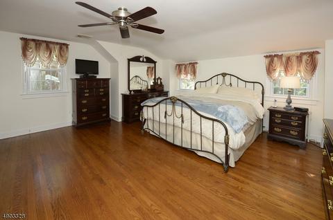 85 Oakwood Dr, Wayne, NJ 07470 photo 13