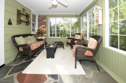 85 Oakwood Dr, Wayne, NJ 07470 photo 5