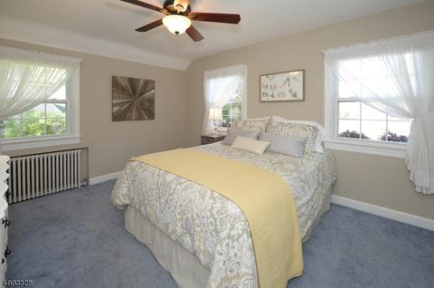 85 Oakwood Dr, Wayne, NJ 07470 photo 11