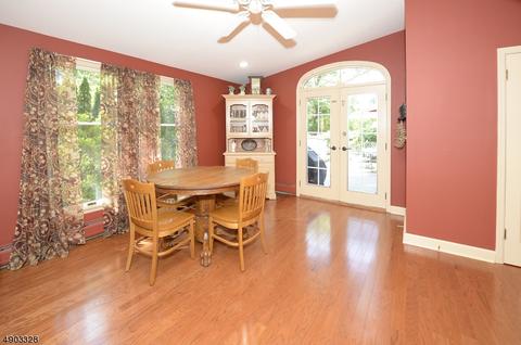 85 Oakwood Dr, Wayne, NJ 07470 photo 8