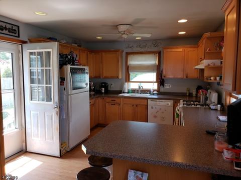 13 Rockridge Rd, Wanaque Boro, NJ 07420 photo 2