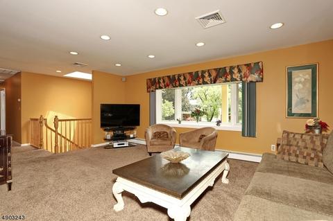 23 Pitman Pl, Wayne, NJ 07470 photo 4