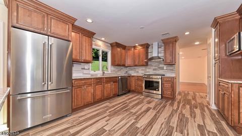 182 Webster Dr, Wayne, NJ 07470 photo 3