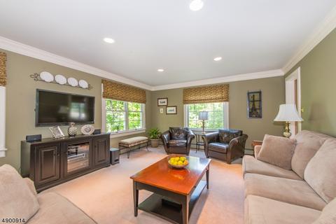 15 Summit Dr, Wayne, NJ 07470 photo 5