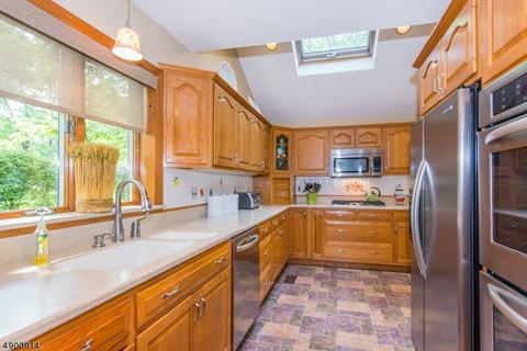 15 Summit Dr, Wayne, NJ 07470 photo 9