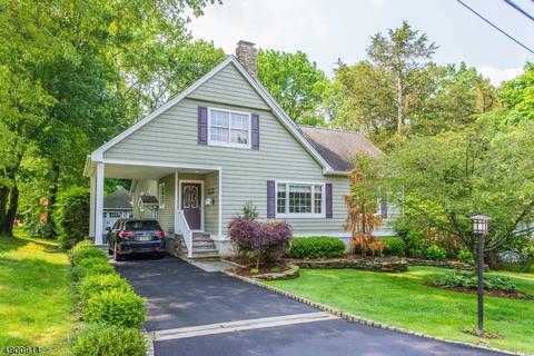 15 Summit Dr, Wayne, NJ 07470 photo 1