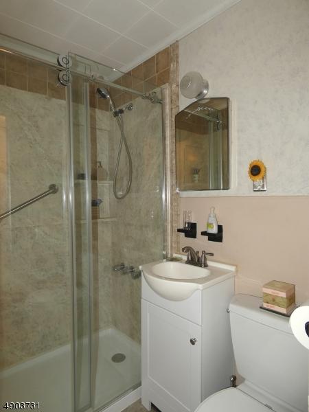 7 Paul Pl, Wanaque Boro, NJ 07420 photo 8
