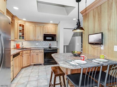 267 Midwood Rd, Paramus, NJ 07652 photo 8