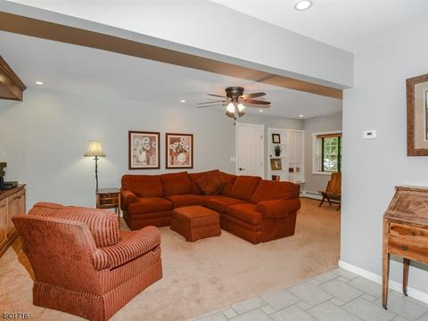 267 Midwood Rd, Paramus, NJ 07652 photo 12