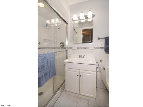 267 Midwood Rd, Paramus, NJ 07652 photo 18