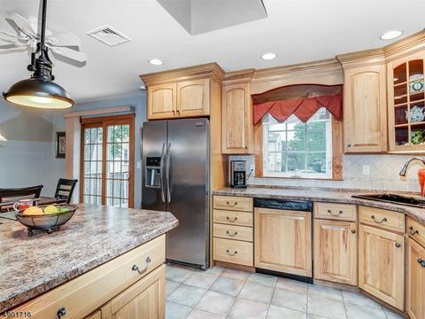 267 Midwood Rd, Paramus, NJ 07652 photo 9