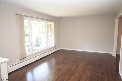 63 Harmer Ter, Wayne, NJ 07470 photo 4