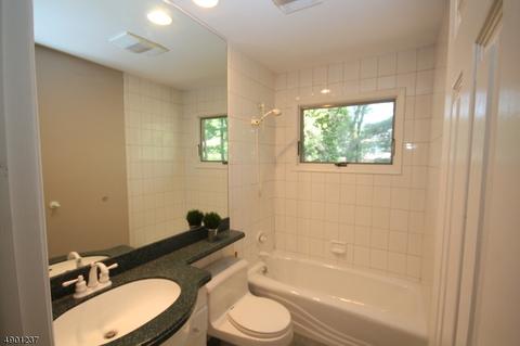 63 Harmer Ter, Wayne, NJ 07470 photo 10