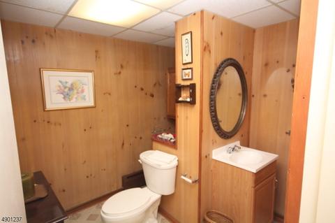 63 Harmer Ter, Wayne, NJ 07470 photo 18