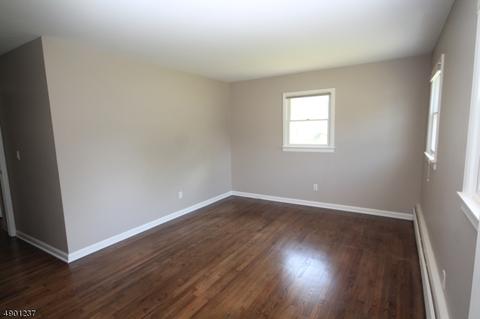 63 Harmer Ter, Wayne, NJ 07470 photo 13