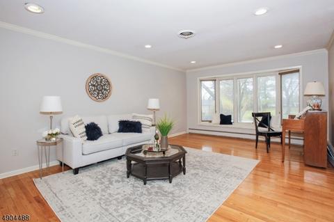 64 Oxbow Pl, Wayne, NJ 07470 photo 3