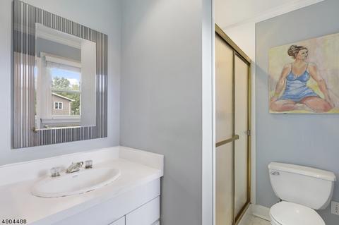 64 Oxbow Pl, Wayne, NJ 07470 photo 12
