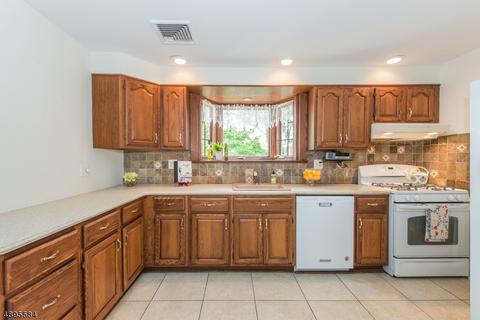 73 Ernst Ave, Bloomfield, NJ 07003 photo 15